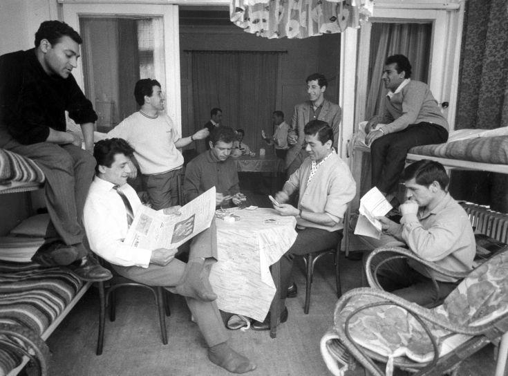 Woonruimte_Turkse_gastarbeiders_-_Living_space_of_Turkish_guest_workers_in_the_Netherlands_(6941436043)